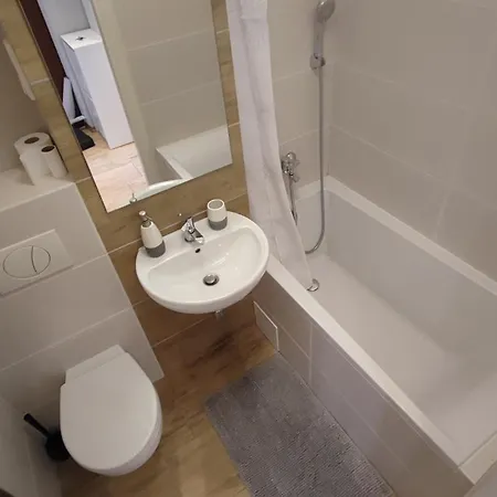 Lenki Metro Brodno Apartment *