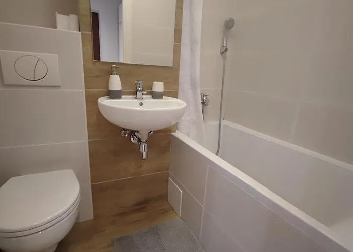 Lenki Metro Brodno アパート